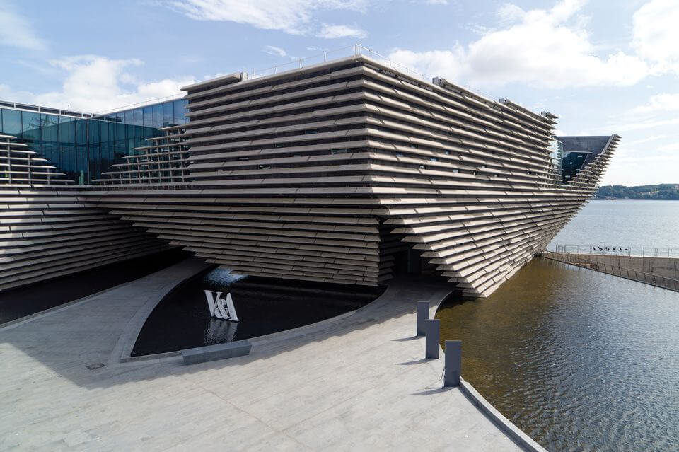 304_mu_hm_v_and_a_dundee_new_03
